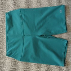 Alo Yoga biker shorts